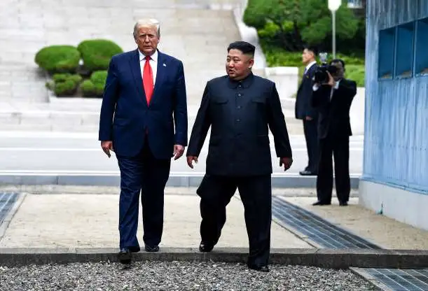 Kim és Trump egyetértenek a nukleáris leszereléssel kapcsolatos párbeszéd folytatásánk szükségességét illetően
