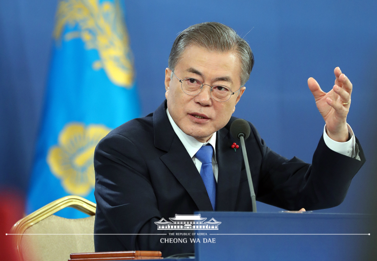 Mélyponton a dél-koreai elnök népszerűsége